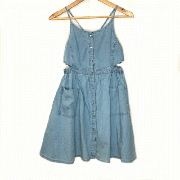 NWOT Kids Denim Stylized Denim Dress With Front Snaps 💚🌻 - Picture 1 of 7